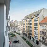 Chez Meme Gernoaze - Unique 2 Bedroom Flat * オステンド