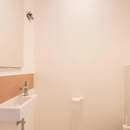 Chez Meme Gernoaze - Unique 2 Bedroom Flat דירה אוסטנדה