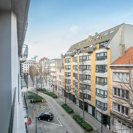 Chez Meme Gernoaze - Unique 2 Bedroom Flat * أوستيند