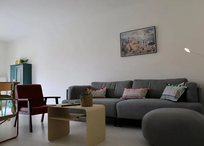 Chez Meme Gernoaze - Unique 2 Bedroom Flat *