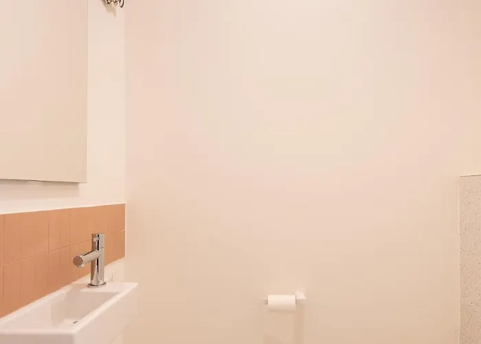 Chez Meme Gernoaze - Unique 2 Bedroom Flat Διαμέρισμα Οστένδη