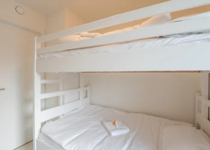 Chez Meme Gernoaze - Unique 2 Bedroom Flat * Οστένδη