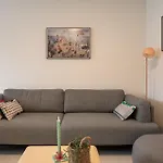 Chez Meme Gernoaze - Unique 2 Bedroom Flat Appartamento Ostenda