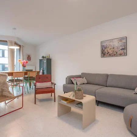 Апартаменты Chez Meme Gernoaze - Unique 2 Bedroom Flat