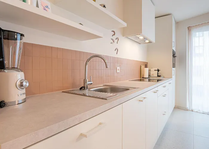 Chez Meme Gernoaze - Unique 2 Bedroom Flat